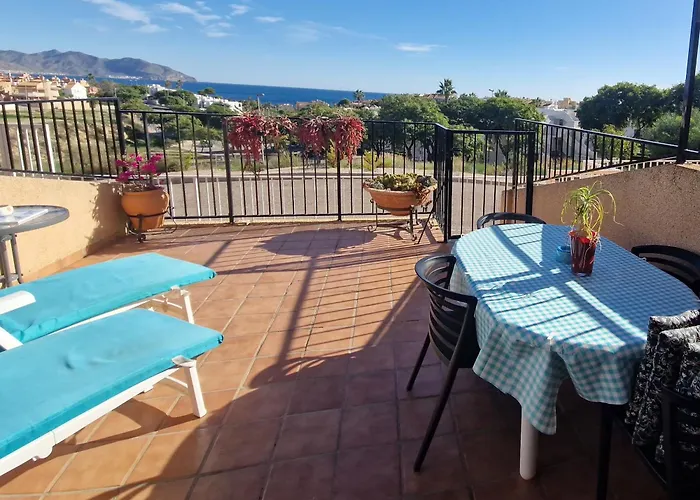 Sunrise Den, A Pie De Playa, Vista Al Mar Y Piscina